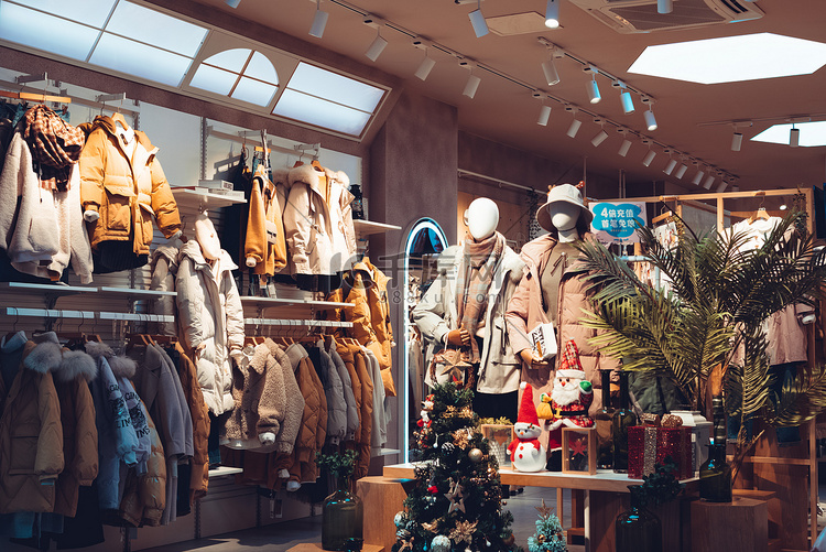 商场服饰专柜 连接时尚与消费者的零售枢纽