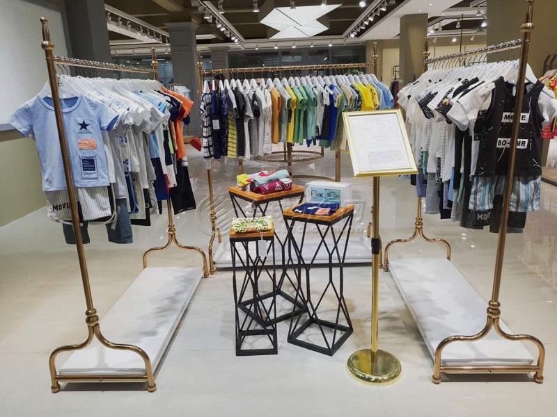 大连童装批发市场浪漫小猪品牌价格参考表及服装零售要点
